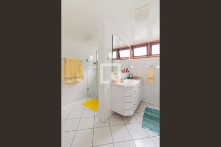 Casa à venda com 470m², 3 quartos e 6 vagasBanheiro da Suíte 1