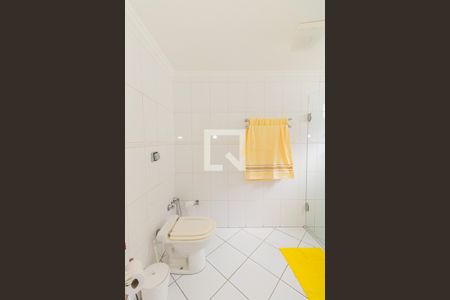 Casa à venda com 470m², 3 quartos e 6 vagasBanheiro da Suíte 1