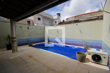 Casa à venda com 310m², 4 quartos e 2 vagas Casa à venda com 310m², 4 quartos e 2 vagasQuintal / Piscina
