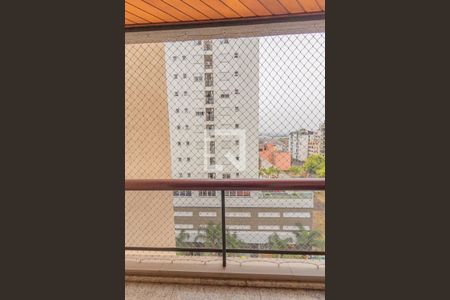Apartamento à venda com 200m², 4 quartos e 2 vagasSacada do quarto 1