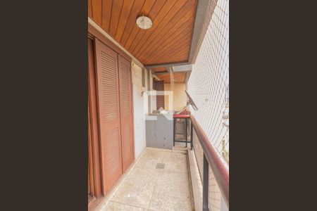 Apartamento à venda com 200m², 4 quartos e 2 vagasSacada do quarto 2