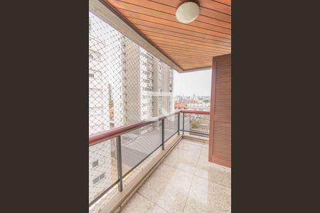 Apartamento à venda com 200m², 4 quartos e 2 vagasSacada do quarto 3