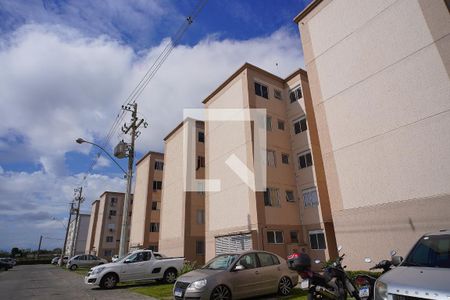 Fachada e estacionamento  de apartamento para alugar com 2 quartos, 38m² em Sarandi, Porto Alegre