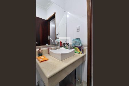 Casa para alugar com 283m², 3 quartos e 2 vagasBanheiro Social