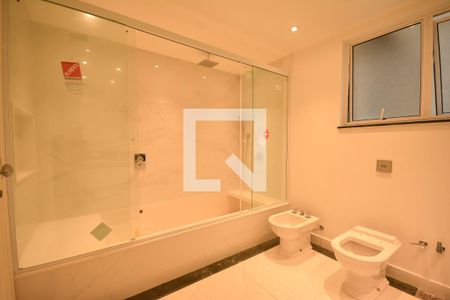 Apartamento para alugar com 430m², 4 quartos e 1 vagaBanheiro da suíte 3