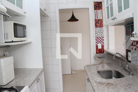 Apartamento à venda com 80m², 2 quartos e 2 vagasCozinha