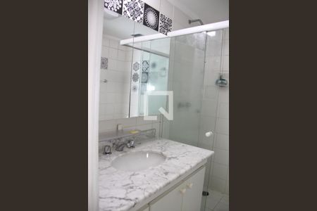 Apartamento à venda com 80m², 2 quartos e 2 vagasBanheiro da Suíte