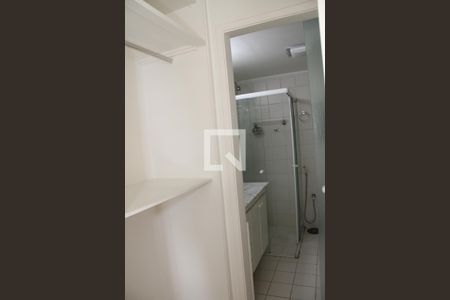 Apartamento à venda com 80m², 2 quartos e 2 vagasBanheiro da Suíte