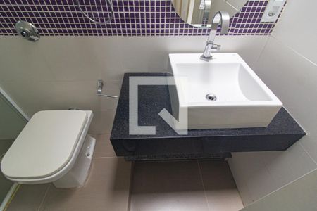 Banheiro 2 de casa para alugar com 3 quartos, 150m² em Bom Retiro, Curitiba
