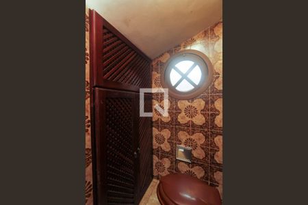 Lavabo de casa à venda com 5 quartos, 245m² em Sarandi, Porto Alegre