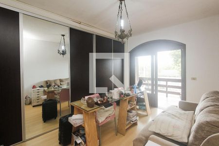 Casa à venda com 245m², 5 quartos e 4 vagas Casa à venda com 245m², 5 quartos e 4 vagasSuite