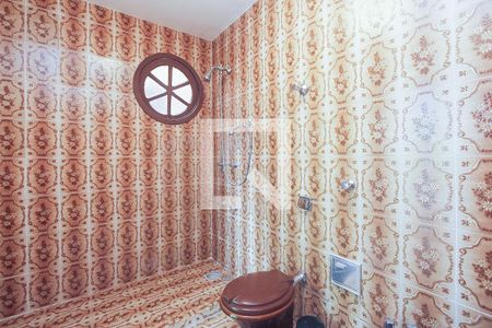 Casa à venda com 245m², 5 quartos e 4 vagas Casa à venda com 245m², 5 quartos e 4 vagasBanheiro suite