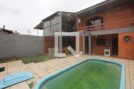 Casa à venda com 245m², 5 quartos e 4 vagas Casa à venda com 245m², 5 quartos e 4 vagasPiscina