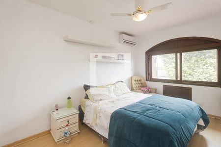 Casa à venda com 245m², 5 quartos e 4 vagas Casa à venda com 245m², 5 quartos e 4 vagasQuarto 4