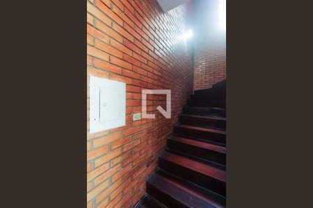 Escadas de casa à venda com 5 quartos, 245m² em Sarandi, Porto Alegre