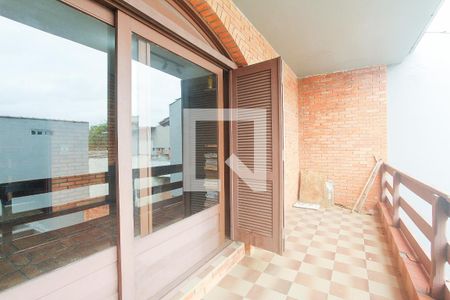 Casa à venda com 245m², 5 quartos e 4 vagas Casa à venda com 245m², 5 quartos e 4 vagasVaranda