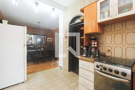 Casa à venda com 245m², 5 quartos e 4 vagas Casa à venda com 245m², 5 quartos e 4 vagasCozinha