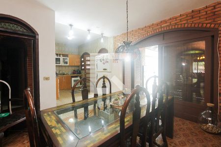 Sala de casa à venda com 5 quartos, 245m² em Sarandi, Porto Alegre