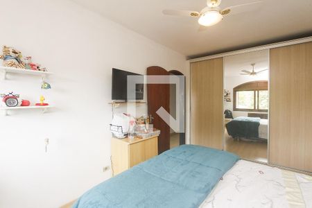 Casa à venda com 245m², 5 quartos e 4 vagas Casa à venda com 245m², 5 quartos e 4 vagasQuarto 4