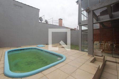 Casa à venda com 245m², 5 quartos e 4 vagas Casa à venda com 245m², 5 quartos e 4 vagasPiscina