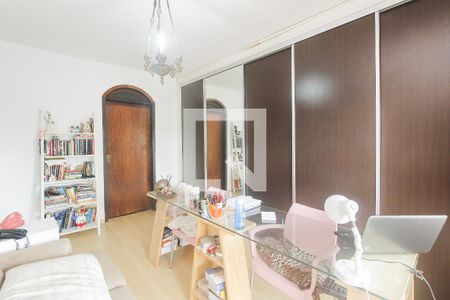 Casa à venda com 245m², 5 quartos e 4 vagas Casa à venda com 245m², 5 quartos e 4 vagasSuite