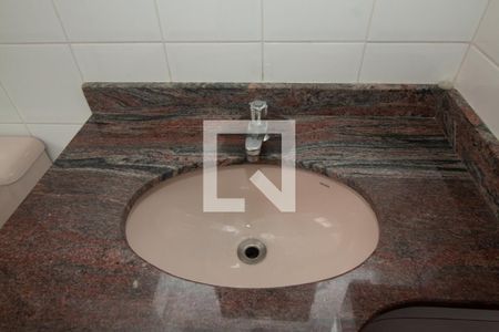 Casa de condomínio para alugar com 58m², 2 quartos e 1 vaga Casa de condomínio para alugar com 58m², 2 quartos e 1 vagaBanheiro 2