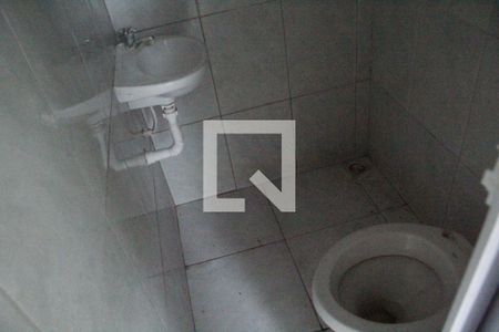 Banheiro de casa para alugar com 1 quarto, 45m² em Vila Jockei Clube, São Vicente