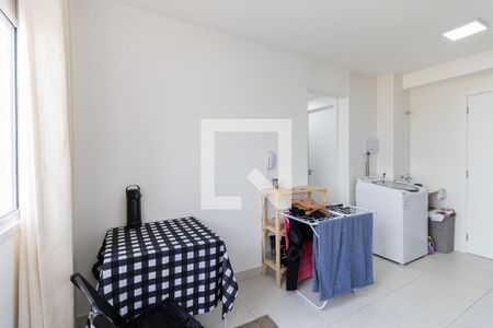 Sala  de apartamento para alugar com 2 quartos, 32m² em Parque Fongaro, São Paulo