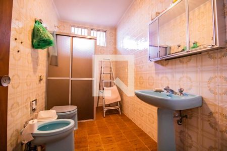 Casa à venda com 200m², 3 quartos e 2 vagas Casa à venda com 200m², 3 quartos e 2 vagasBanheiro Corredor