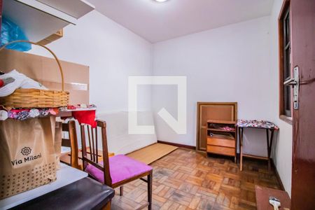 Casa à venda com 200m², 3 quartos e 2 vagas Casa à venda com 200m², 3 quartos e 2 vagasEdícula