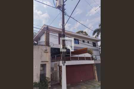 Casa à venda com 200m², 3 quartos e 2 vagas Casa à venda com 200m², 3 quartos e 2 vagasFachada