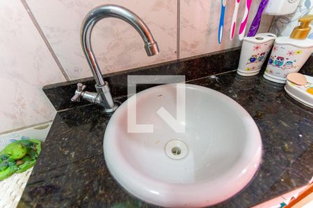 Banheiro de apartamento à venda com 2 quartos, 50m² em Canudos, Novo Hamburgo