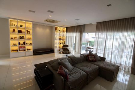 Casa de condomínio à venda com 320m², 5 quartos e 2 vagasSala