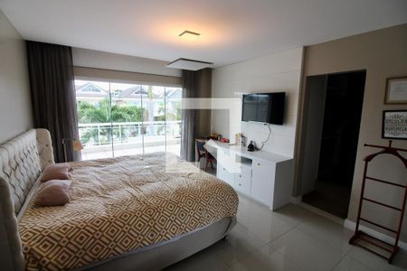 Casa de condomínio à venda com 320m², 5 quartos e 2 vagasSuite 1