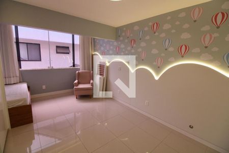 Casa de condomínio à venda com 320m², 5 quartos e 2 vagasSuíte 2