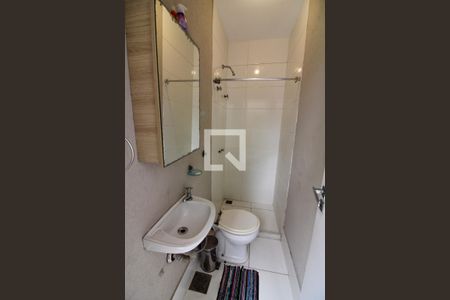 Casa de condomínio à venda com 320m², 5 quartos e 2 vagasBanheiro de serviço