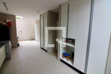 Casa de condomínio à venda com 320m², 5 quartos e 2 vagasÁrea de Serviço