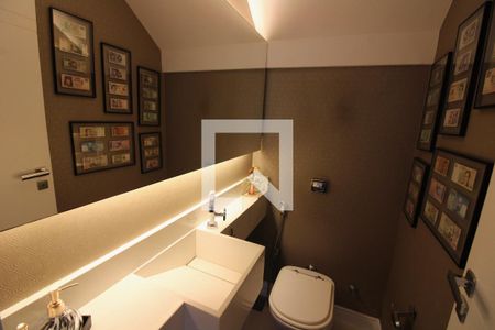 Casa de condomínio à venda com 320m², 5 quartos e 2 vagasLavabo