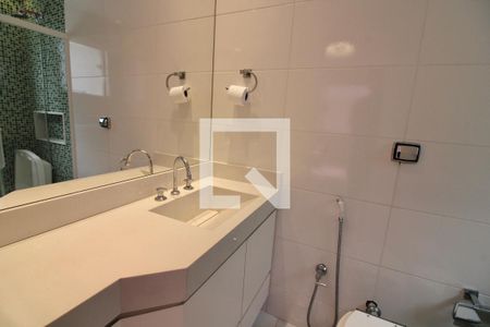 Casa de condomínio à venda com 320m², 5 quartos e 2 vagasBanheiro da Suíte 2