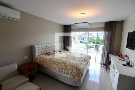 Casa de condomínio à venda com 320m², 5 quartos e 2 vagasSuite 1