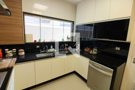 Casa de condomínio à venda com 320m², 5 quartos e 2 vagasCozinha