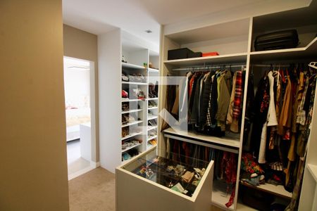 Casa de condomínio à venda com 320m², 5 quartos e 2 vagasCloset da suíte 1