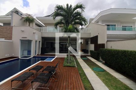 Casa de condomínio à venda com 320m², 5 quartos e 2 vagasPiscina