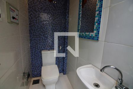 Casa de condomínio à venda com 320m², 5 quartos e 2 vagasBanheiro da Piscina