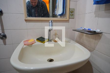 Banheiro de casa à venda com 2 quartos, 450m² em Petrópolis, Porto Alegre