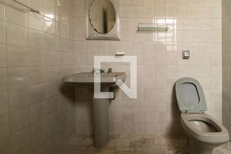 Casa à venda com 500m², 3 quartos e 2 vagasBanheiro da Suíte