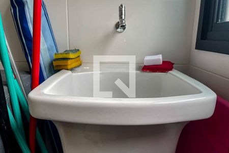 Casa à venda com 213m², 6 quartos e 1 vagaÁrea de Serviço