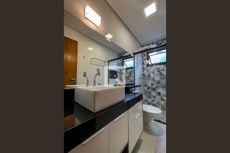 Casa à venda com 213m², 6 quartos e 1 vagaBanheiro 