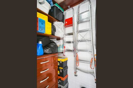 Casa à venda com 200m², 4 quartos e 2 vagas Casa à venda com 200m², 4 quartos e 2 vagasDespensa