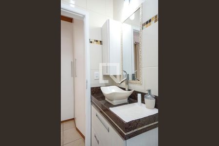 Casa à venda com 200m², 4 quartos e 2 vagas Casa à venda com 200m², 4 quartos e 2 vagasBanheiro da suíte 02